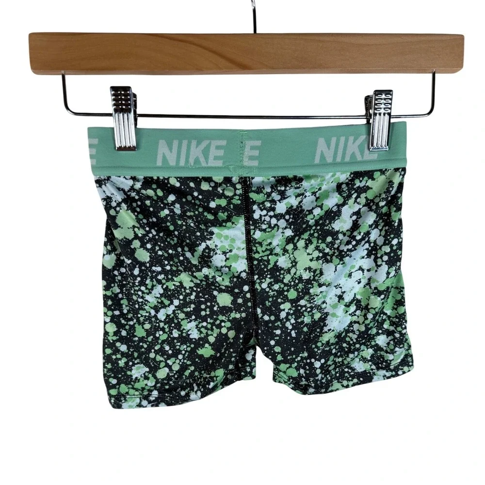 Nike Dri Fit Paint Splatter Athletic‎ Short size Small Black/Green